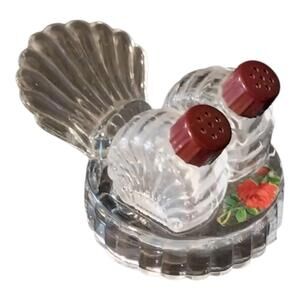 Mid Century Art Deco Hazel Atlas Mini Salt & Pepper Shakers Retro Shell Design